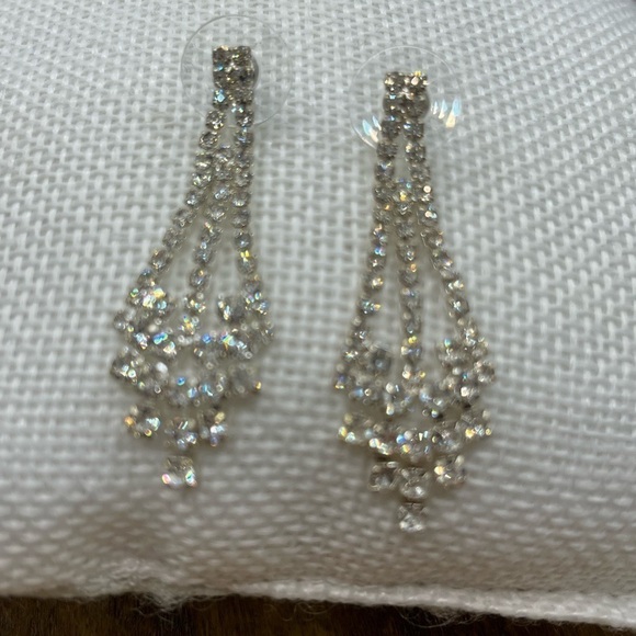 Earrings Clear Rhinestones sparkling lightweight chandelier style earrings post - Picture 2 of 11